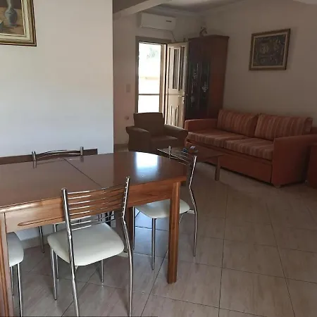 דירה Flamiatos Garden Pouláta