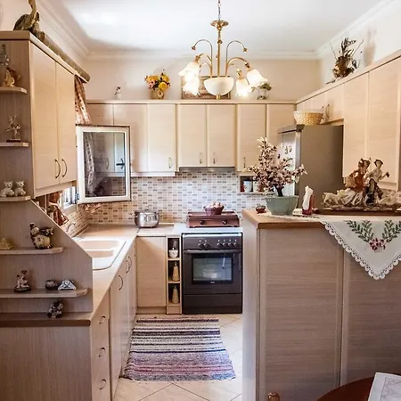 Flamiatos Garden شقة